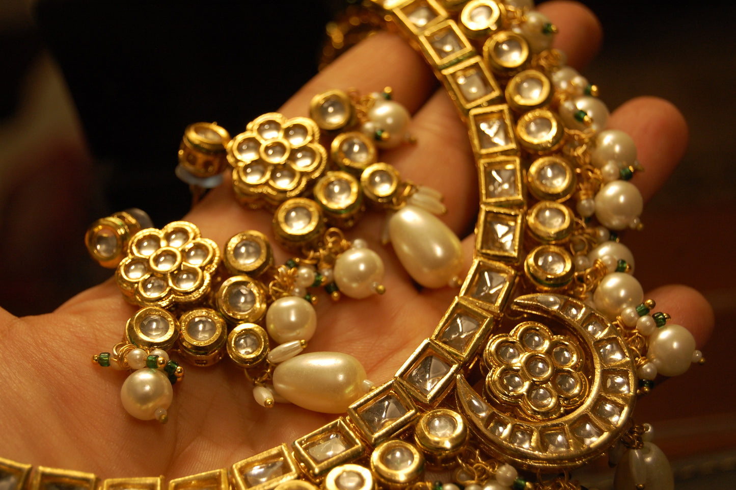 ELEGANT KUNDAN & PEARL SET