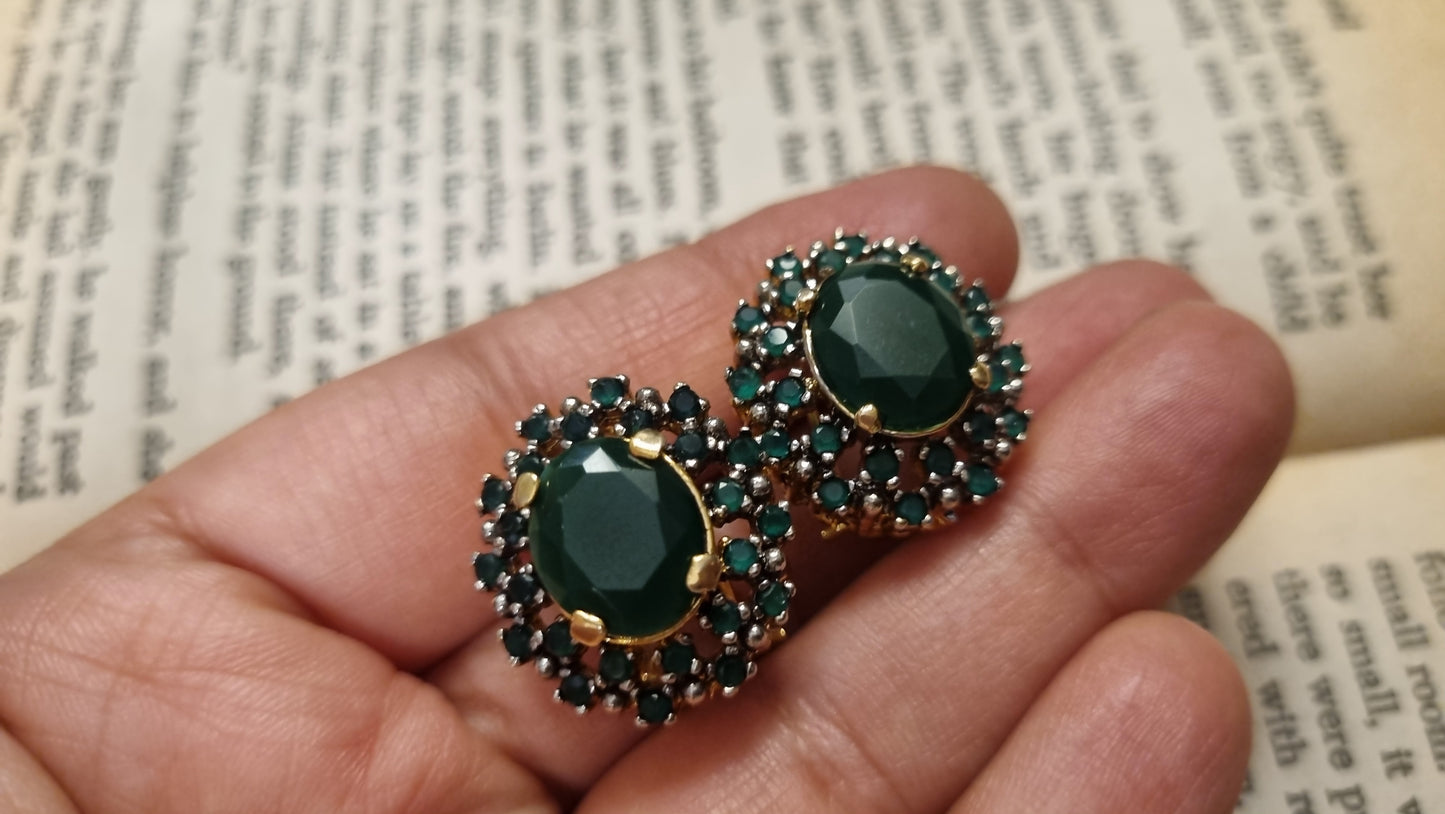 ELEGANT GREEN EARRINGS