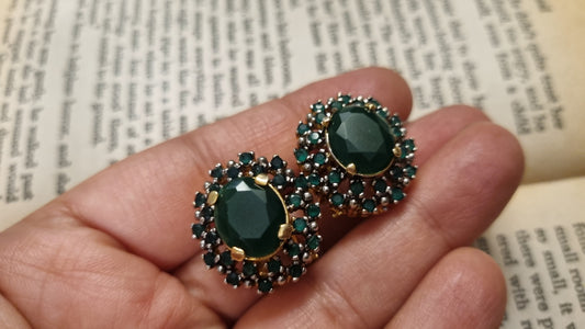 ELEGANT GREEN EARRINGS