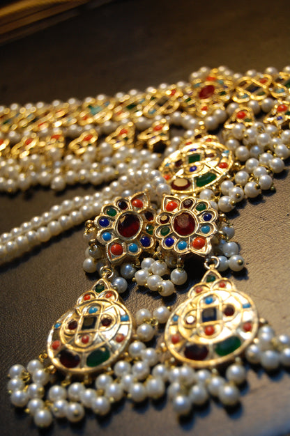 NAURATAN MULTI & PEARLS CHOKER SET