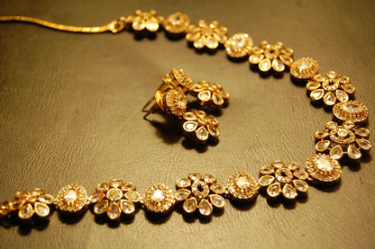 SOUTH INDIAN NECKLACE SET IN ZIRCON