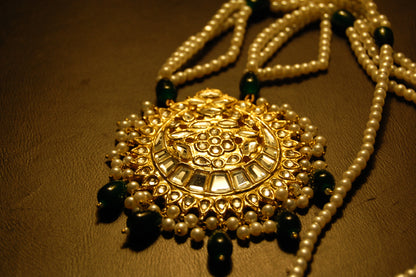 ELEGANT GREEN KUNDAN MALA