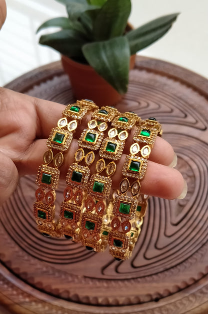 PAIR OF SOUTH INDIAN BANGLES IN GREEN