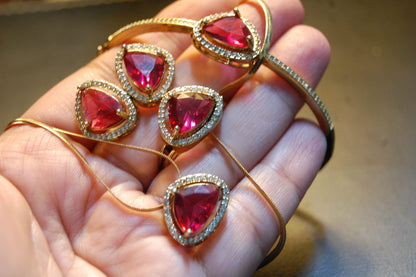 PENDENT SET IN REDISH PINK
