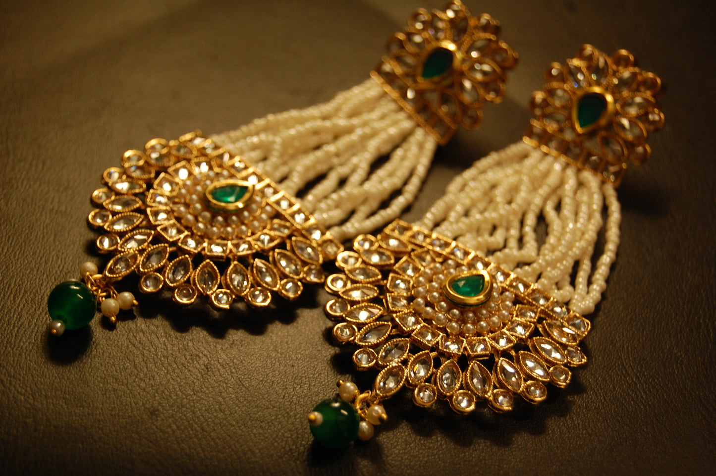 JHOOMAR STYLE EARRINGS IN KUNDAN, PEARLS & GREEN