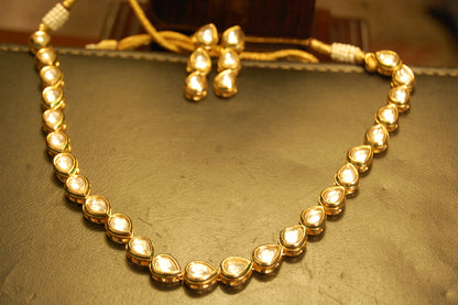 ELEGANT KUNDAN SET