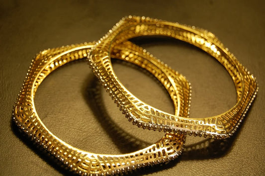 PAIR OF ZIRCON BANGLES