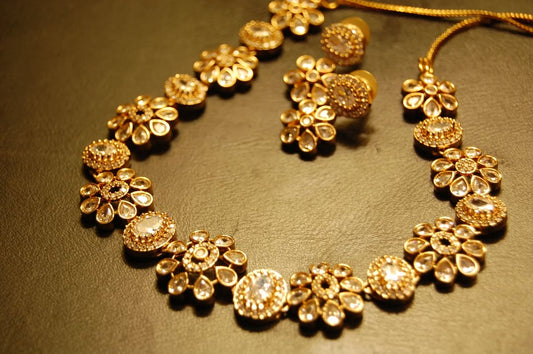 SOUTH INDIAN NECKLACE SET IN ZIRCON