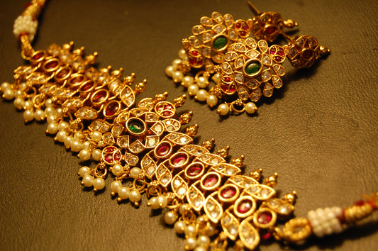 SOUTH INDIAN CHOKER SET IN RED & GREEN
