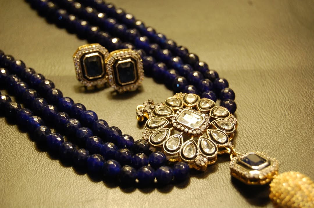 SAPPHIRE BLUE LONG MALA WITH TUSSEL