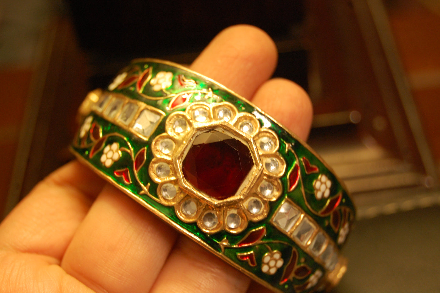 KARA IN MEENA & KUNDAN