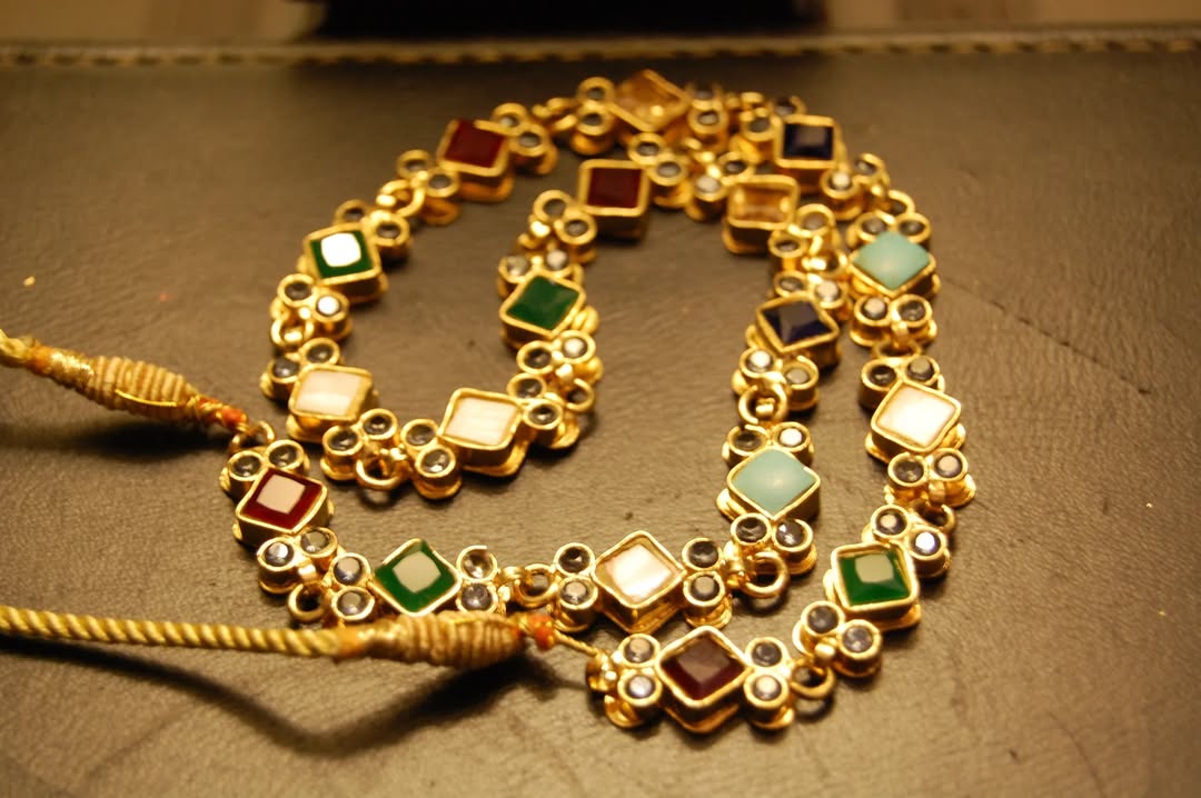 MULTI STONE NECKLACE