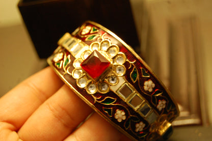 KARA IN MEENA & KUNDAN