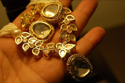 ELEGANT KUNDAN SET