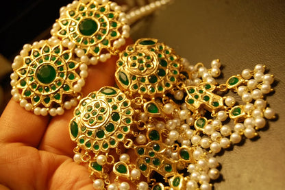 GREEN & PEARLS EARRINGS