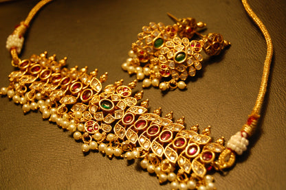 SOUTH INDIAN CHOKER SET IN RED & GREEN