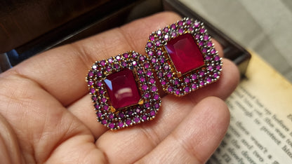 RED SQUARE EARRINGS