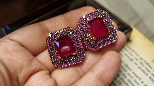 RED SQUARE EARRINGS