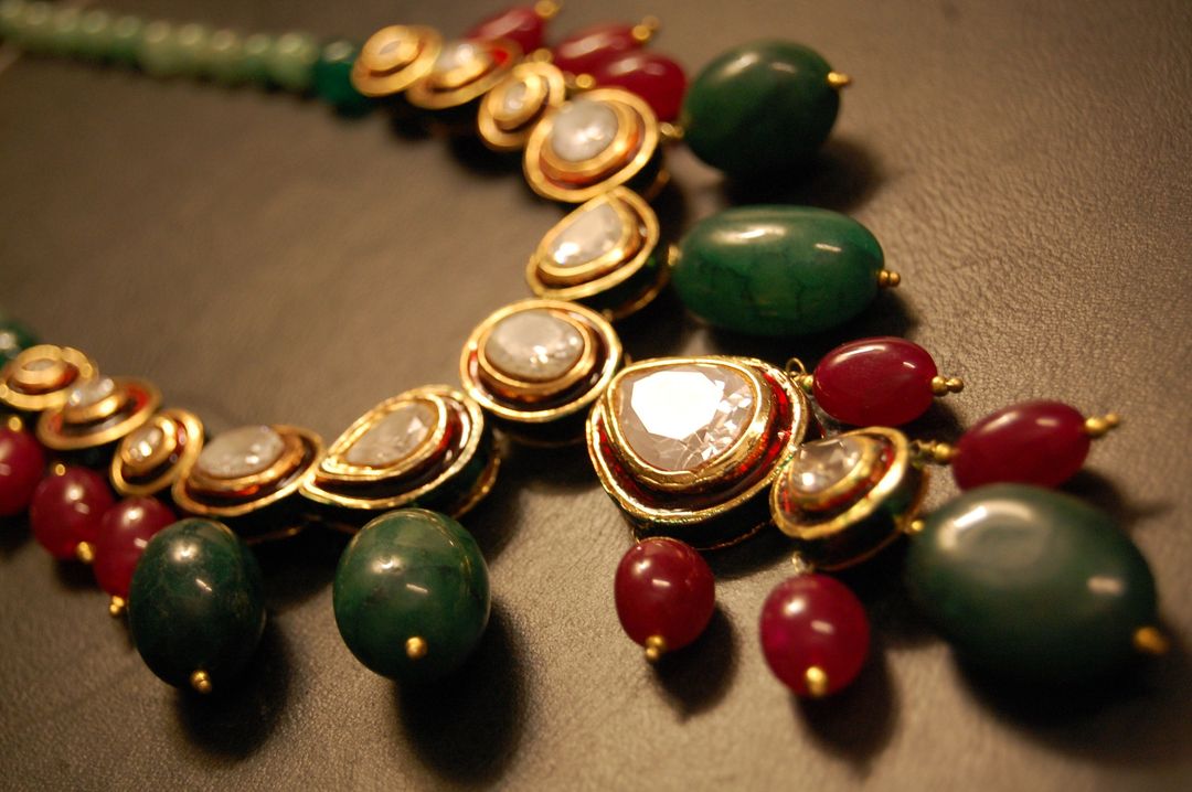POLKI KUNDAN MALA IN RED & GREEN