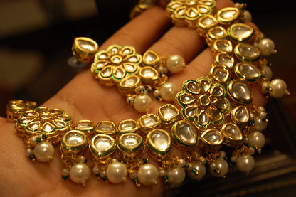 ELEGANT KUNDAN & MEENA SET