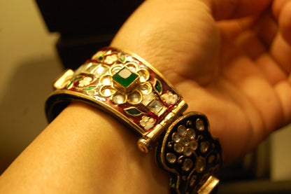 KARA IN MEENA & KUNDAN