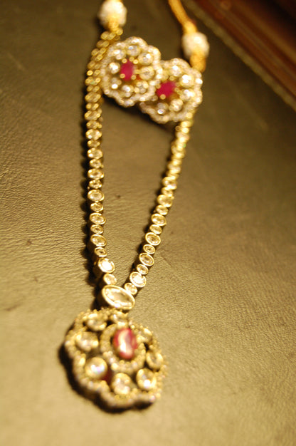 DELICATE RED & ZIRCON NECKLACE SET
