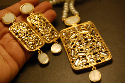ELEGANT KUNDAN & MOTHER OF PEARL MALA SET