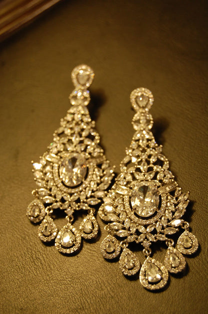 ELEGANT ZIRCON & EARRINGS