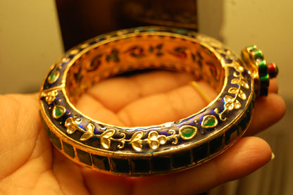 KARA IN MEENA & KUNDAN