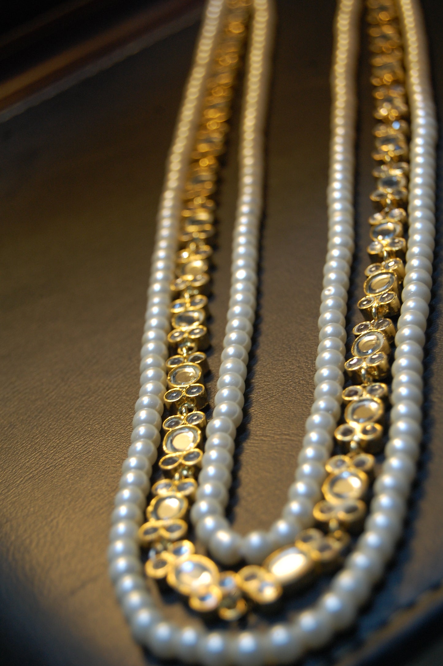 KUNDAN & PEARLS MALA