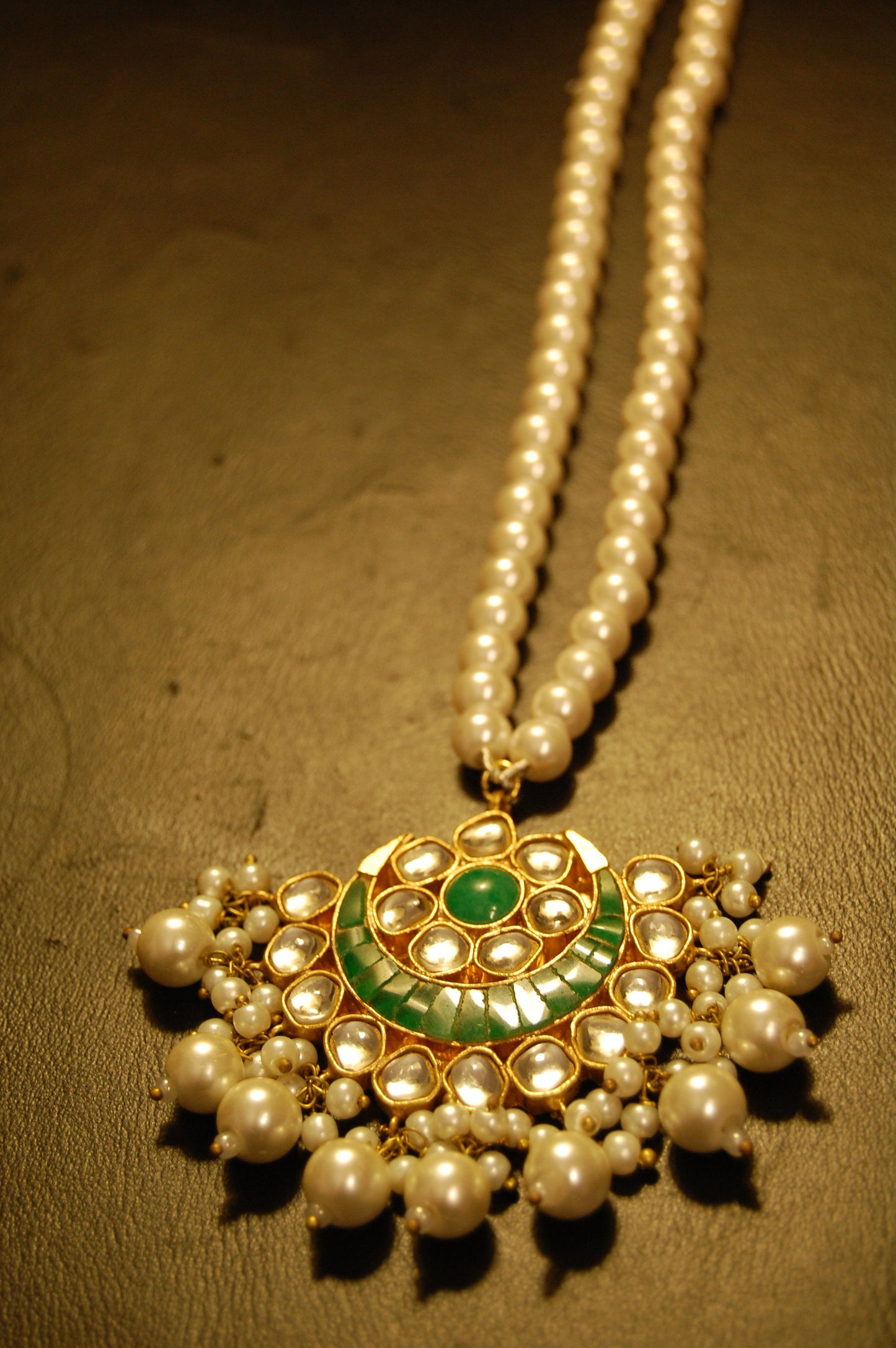 ELEGANT GREEN KUNDAN MALA