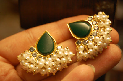 GREEN KUNDAN & PEARL EARRINGS