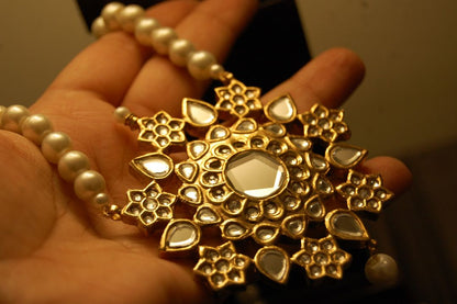 KUNDAN & PEARL MALA SET