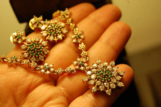 SOUTH INDIAN NECKLACE SET IN GREEN & ZIRCON