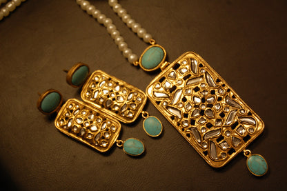 ELEGANT KUNDAN & FEROZA MALA SET