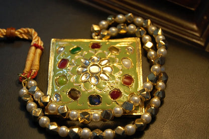 GORGEOUS MALA IN SOFT GREEN MEENA & MULTI STONES