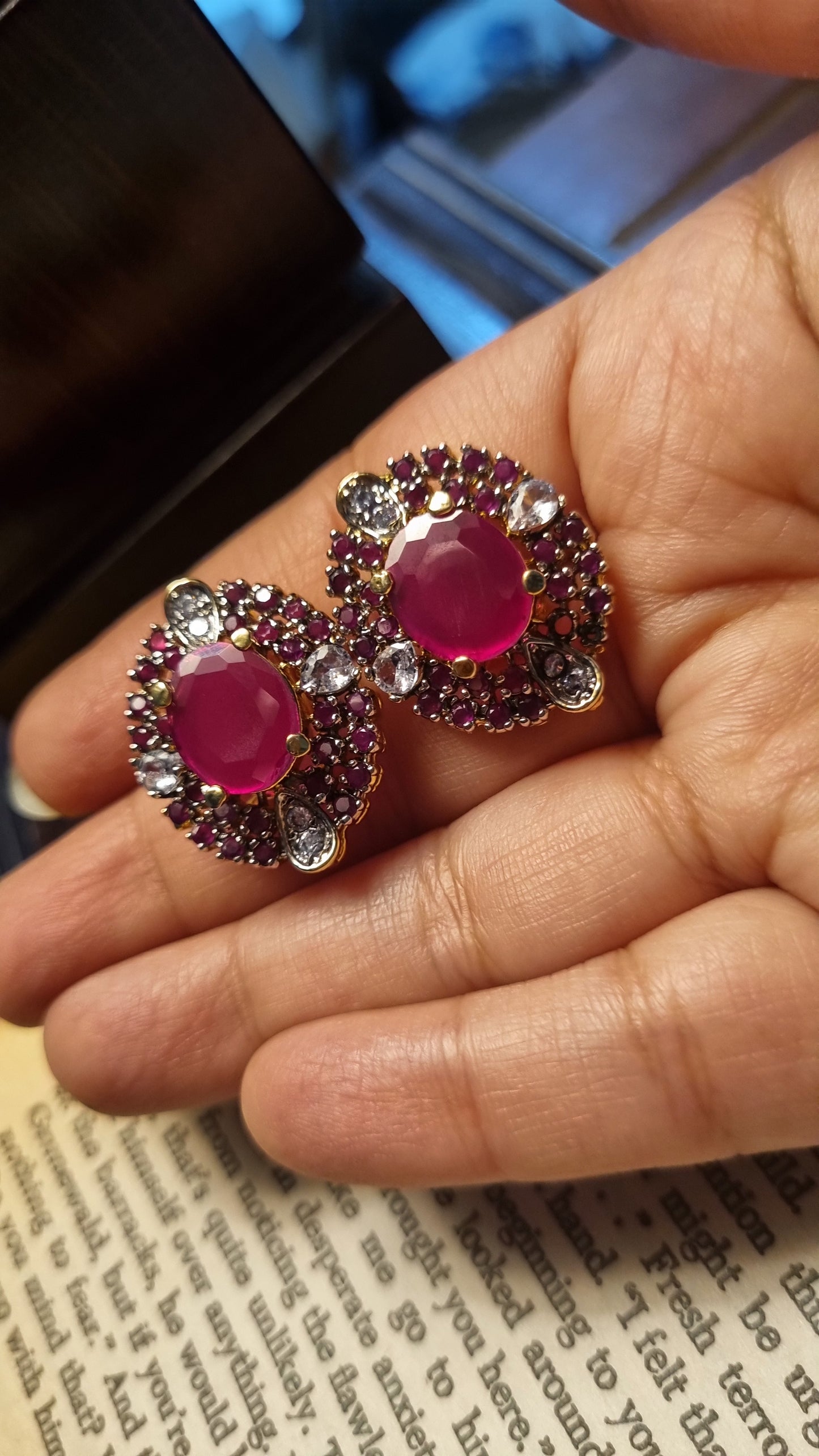 ZIRCON RED EARRINGS