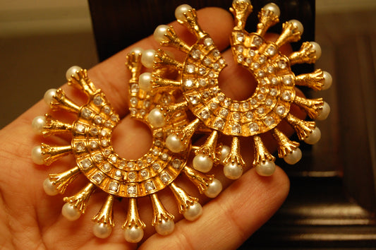 TRENDY EARRINGS IN ZIRCONS & PEARLS