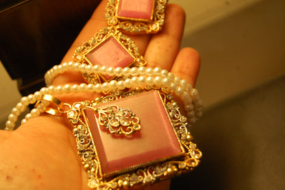 ELEGANT ZIRCON & PINK PENDENT SET