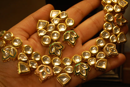 ELEGANT KUNDAN SET