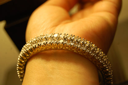 PAIR OF ELEGANT ZIRCON BANGLES