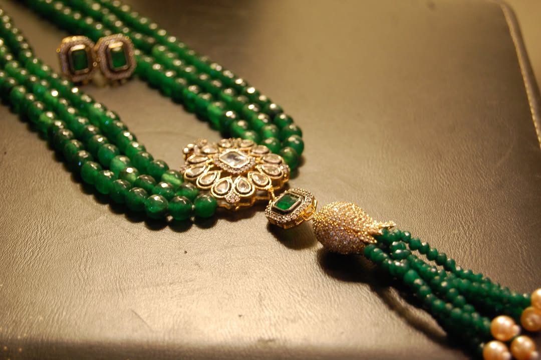 EMERALD GREEN LONG MALA WITH TUSSEL