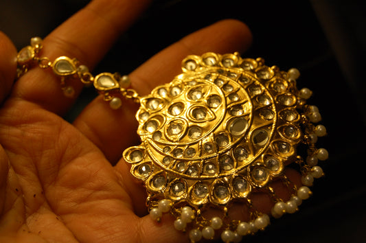 KUNDAN & PEARLS TIKKA