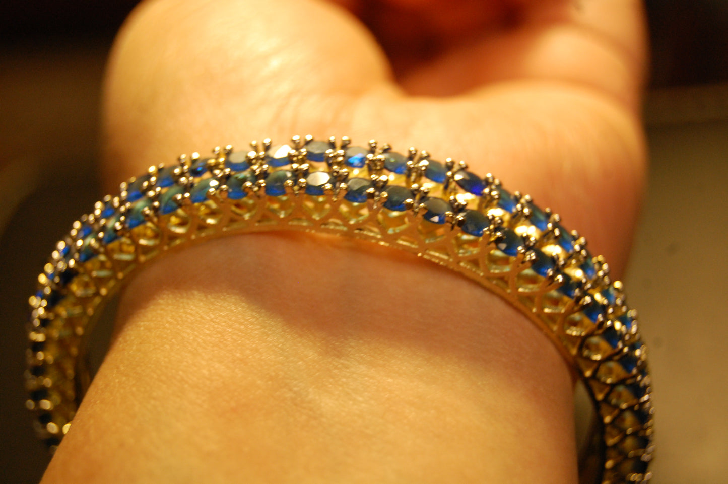 PAIR OF ELEGANT SAPPHIRE BLUE BANGLES
