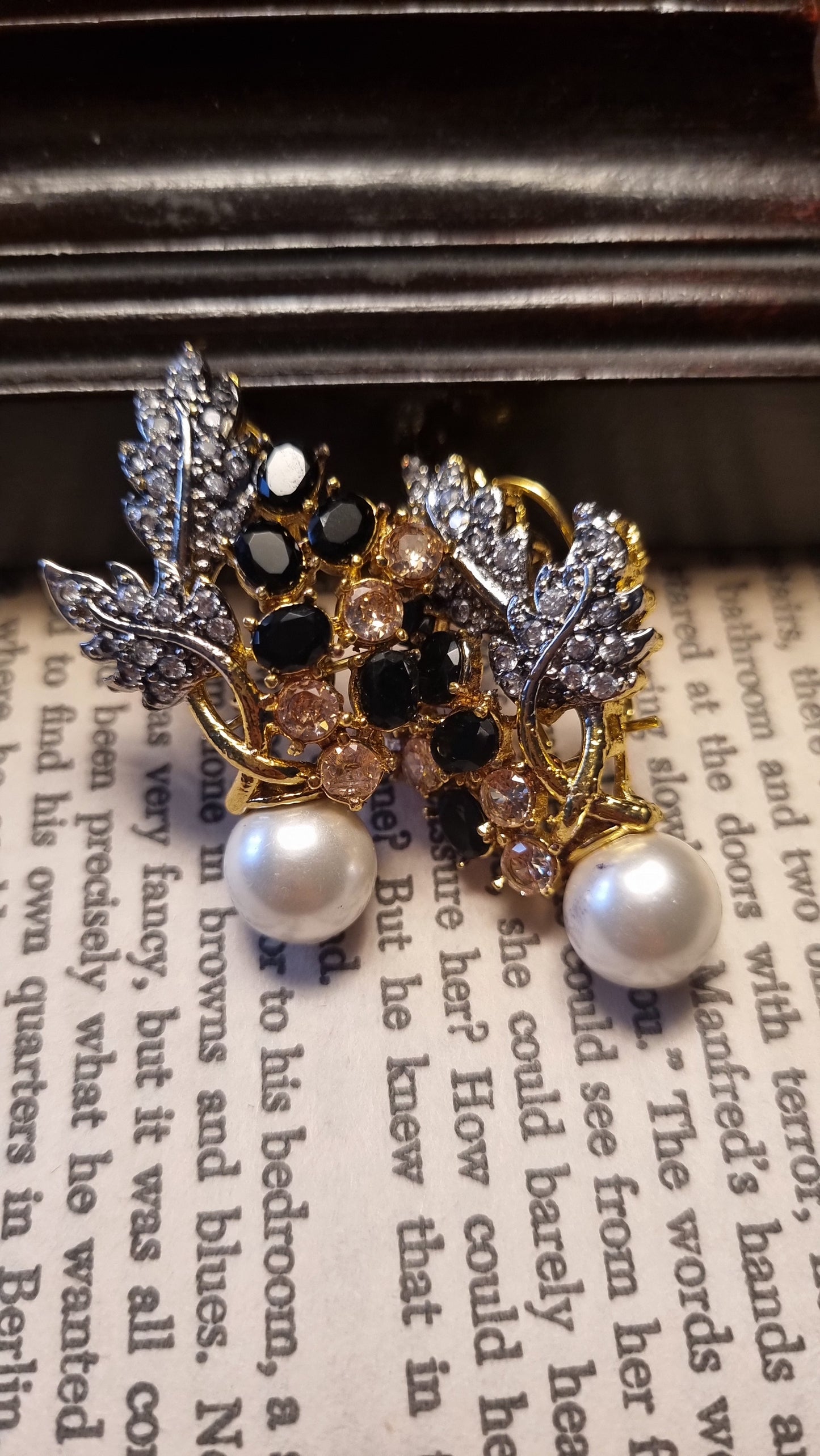 BLACK & ZIRCON EARRINGS