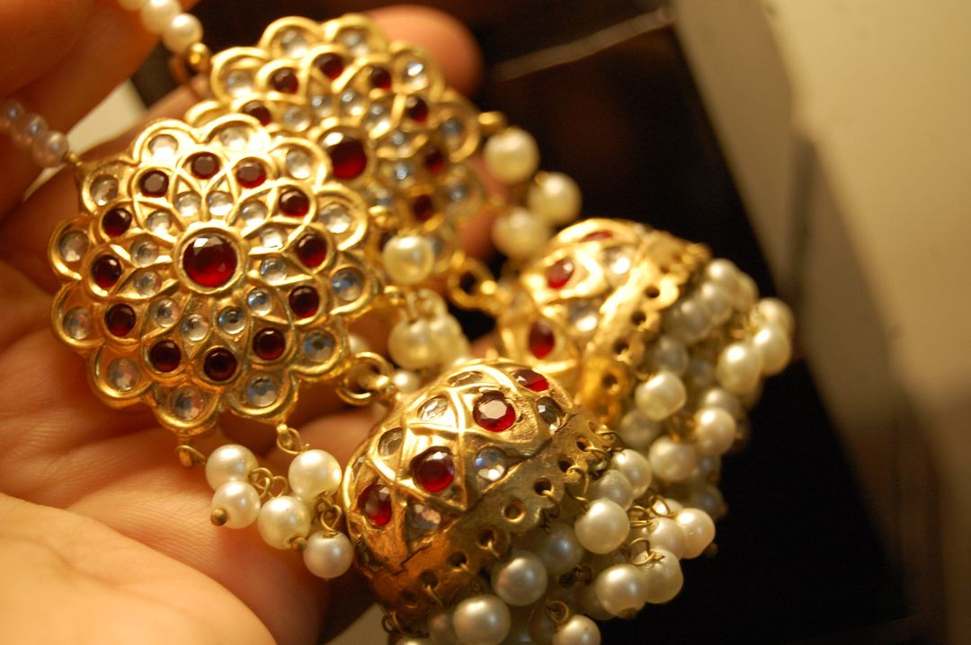 KUNDAN & RED JHUMKAS