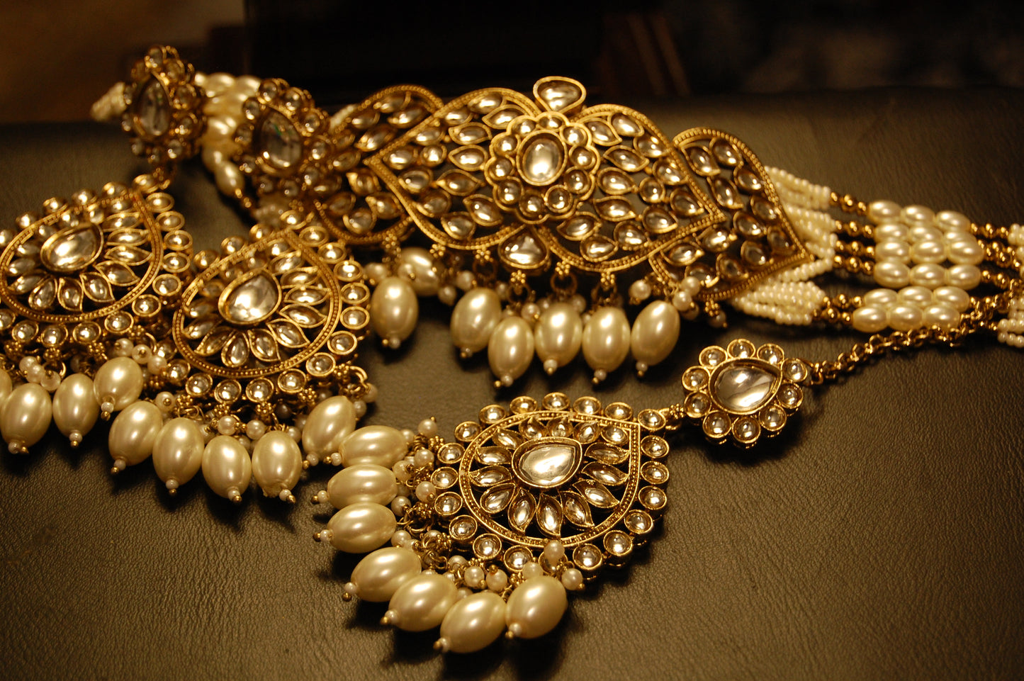 KUNDAN CHOKER SET