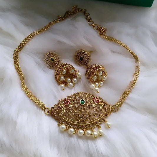 ELEGANT SOUTH INDIAN NECKLACE SET