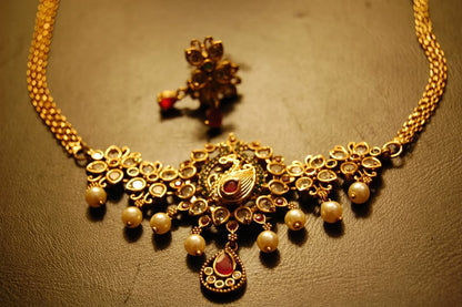 ELEGANT SOUTH INDIAN NECKLACE SET