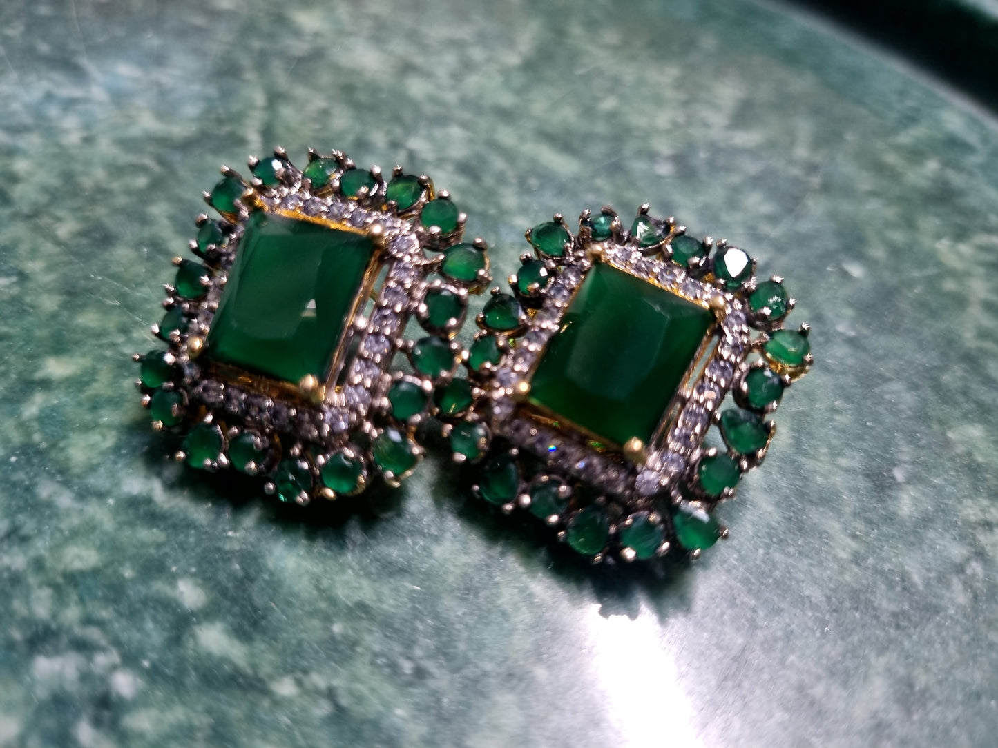 GREEN SQUARE EARRINGS
